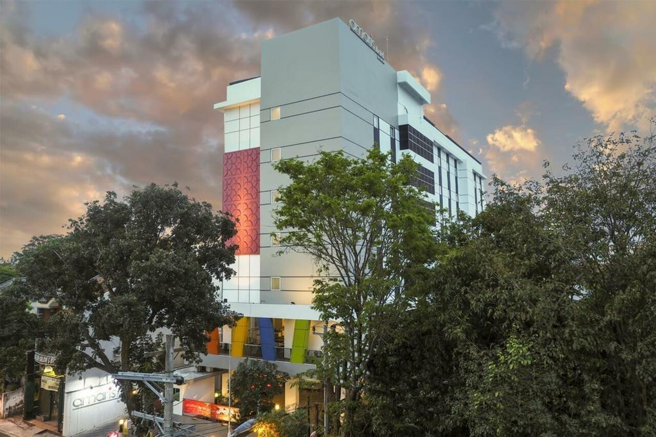Amaris Hotel Sriwedari Solo Exterior foto